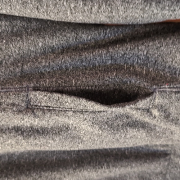 Columbia sweatshirt w/ pockets, size L - Picture 3 of 4